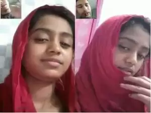 Today Exclusive- Desi Girl Showing Her Pussy