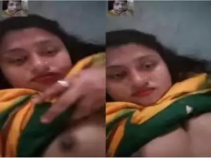 Today Exclusive- Cheating Boudi showing her Boobs to Lover On Video call