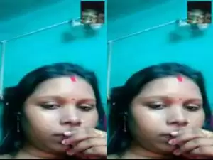 Today Exclusive- Desi Bhabhi Showing her Big ass and Pussy part 1