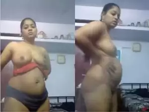 Today Exclusive- Desi Bhabhi Record her Nude Video For Lover