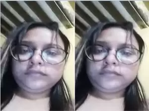 Today Exclusive- Horny Kolkata Gf Showing her boobs and Wet Pussy Part 1