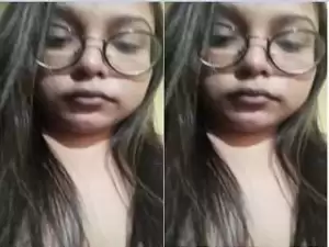 Today Exclusive- Horny Kolkata Gf Showing her boobs and Wet Pussy Part 2
