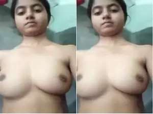 Today Exclusive- Cute Desi Girl Showing Her Nude Body and Fingerring