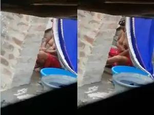 Today Exclusive- Desi Bhabhi Bathing