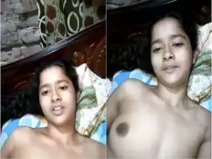Today Exclusive- Cute Desi Girl Showing Her Boobs