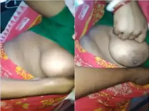 Today Exclusive- Desi Boudi Boob Pressing By Dewar