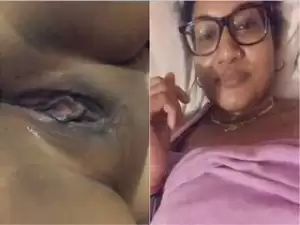 Today Exclusive- Horny Indian Wife Showing Her Nude Body and Wet Pussy Part 1