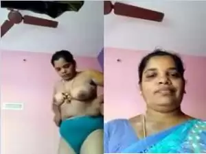 Today Exclusive- Mallu Bhabhi Wearing Saree
