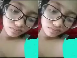 Today Exclusive- Cute Desi girl Showing Her Boobs and Pussy On video Call part 1