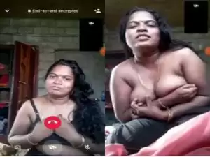 Today Exclusive- Desi Bhabhi Showing her Boobs on Video Call