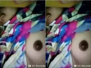 Today Exclusive- Desi Girl Showing her boobs On Video Call Part 1