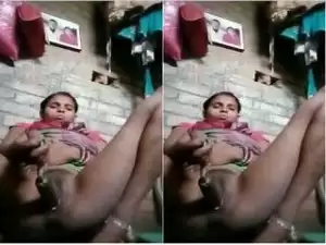 Today Exclusive- Desi Bhabhi Masturbating