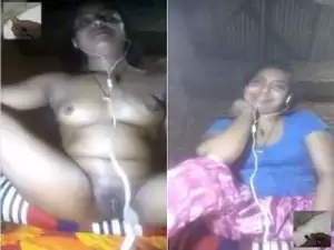 Today Exclusive- Desi Girl Showing her boobs and Pussy On Video Call