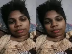 Today Exclusive- Cute Tamil Girl Showing her Boobs on Video Call