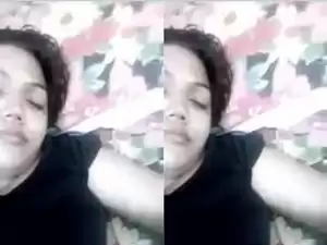 Today Exclusive-Hubby Record Wife Nude Video
