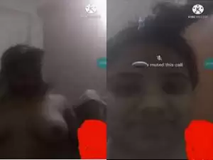 Today Exclusive- Desi girl Showing Her Boobs on Video Call