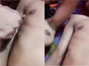 Today Exclusive- Desi Bhabhi Showing Her Milky Boobs