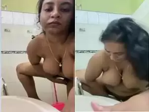Today Exclusive- horny Lankan Girl Fingerring
