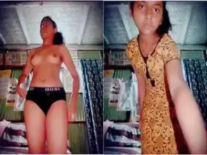 Today Exclusive- Desi Girl Showing Her Boobs and Pussy