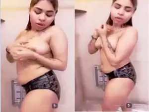 Today Exclusive- Sexy Anam Khan Shower Clip