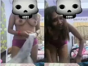 Today Exclusive- Sexy Tamil girl Showing Boobs