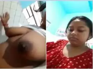 Today Exclusive- Sexy Desi Girl Showing Her Big Boobs And Pissing