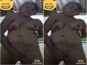 Today Exclusive-Lankan Bhabhi Showing Her Boobs and Wet Pussy To Lover On Video Call Part 1