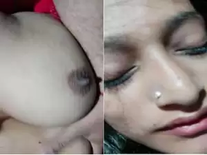 Today Exclusive-Hot Desi Wife Boobs Pressing
