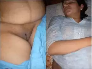 Today Exclusive- Paki Wife Nude Video Record by Hubby Part 1