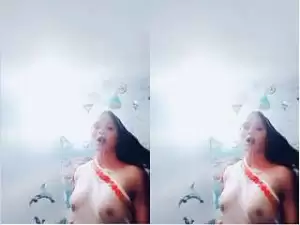 Today Exclusive-Sexy Desi girl Bathing