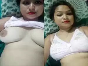 Today Exclusive-  Sexy Assami Boudi Showing Her Big Boobs and Pussy