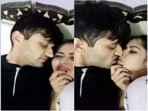 Today Exclusive- Cute Desi lover Romance and Kissing