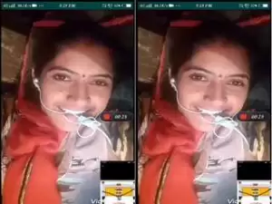 Today Exclusive- Desi Bhabhi Showing Her Pussy On Video Call