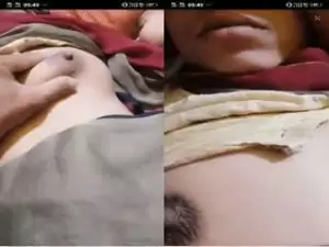 Today Exclusive- Desi Bhabhi Showing Her Boobs and Pussy