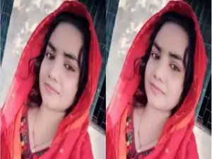 Today Exclusive- Sexy Bangla girl Showing Her Boobs And Pussy