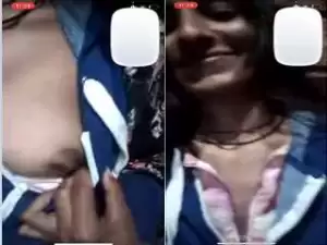 Today Exclusive- Sexy Paki Girl Showing Her Boobs