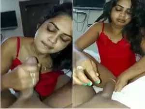 Today Exclusive- Sexy Desi GF Sucking Dick