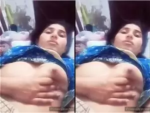 Today Exclusive- Sexy Paki Girl Showing Her Boobs Part 8