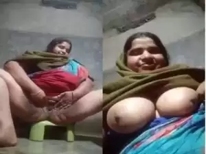 Today Exclusive- Boudi Showing Her Boobs and Pussy