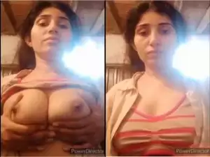Today Exclusive- Paki Girl Showing Her Boobs Part 9