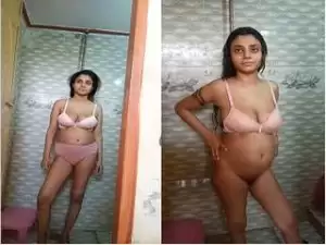 Today Exclusive- Paki Couple Shower Romance