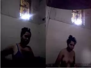 Today Exclusive-Desi Girl Bathing and Fingerring Video Record For Lover part 2