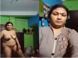 Today Exclusive- Boudi Record Her Nude Video For Lover