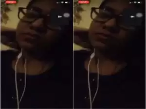 Today Exclusive-Lankan Girl Showing Her Boobs and Pussy