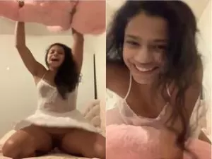 Today Exclusive-Crazy Lankan Girl Showing Pussy