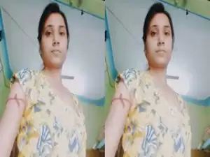 Today Exclusive- Desi Girl Bathing