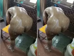 Today Exclusive- Desi Bhabhi Bathing
