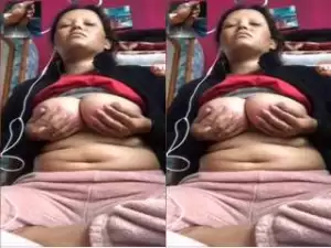 Today Exclusive-Desi Randi Showing Her Boobs and Pussy On Video Call