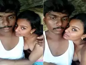 Today Exclusive-Desi Village Girl Boob pressing By Lover