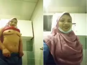 Today Exclusive- Bangla Magi Showing Her Boobs